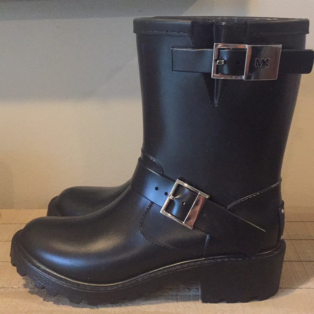 SALE!!! Michael Michael Kors Devenport Rain Bootie